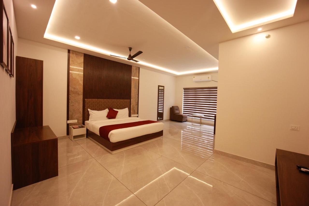 Bliss Regency Business Hotel Palakkad Esterno foto