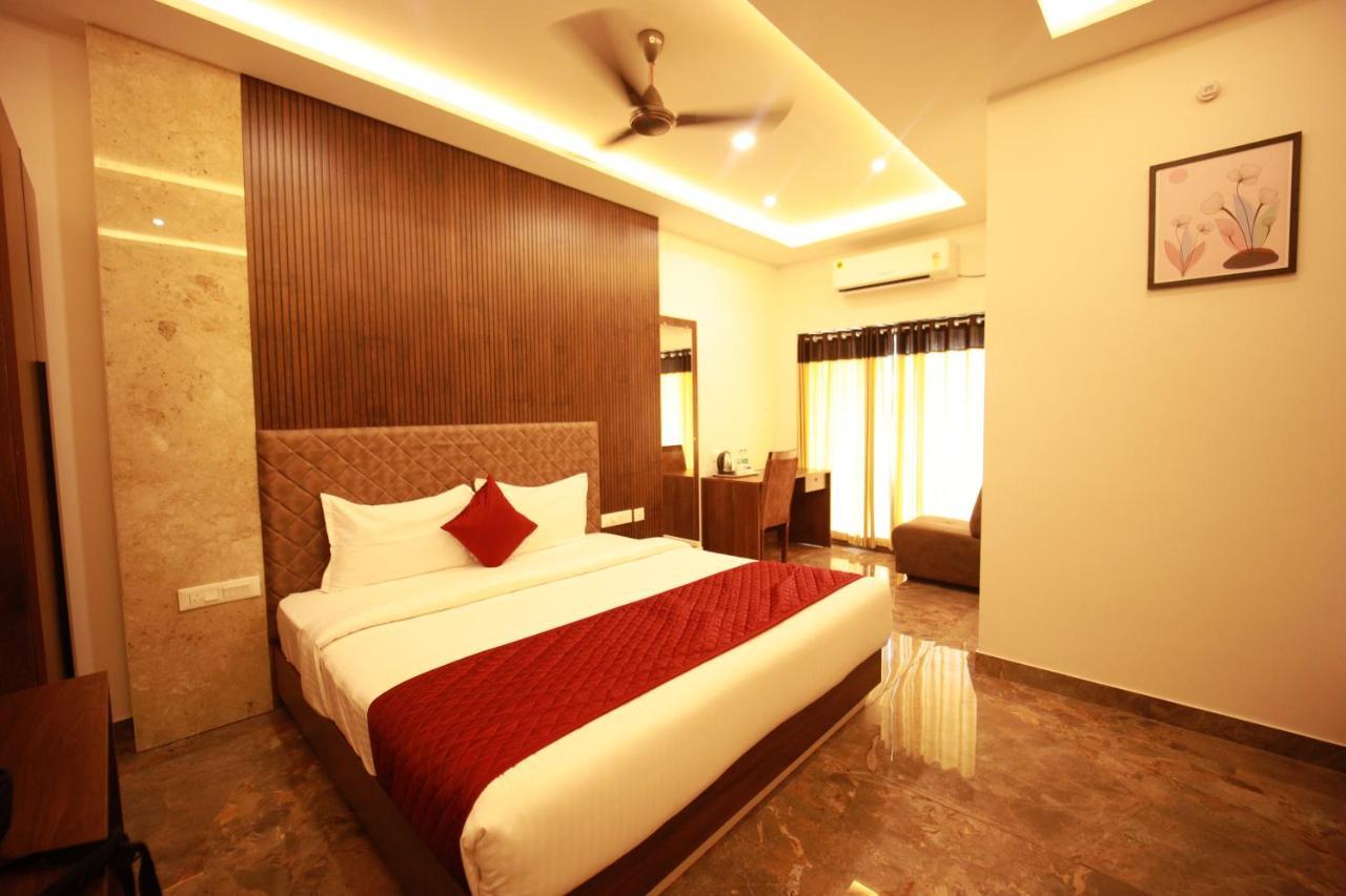 Bliss Regency Business Hotel Palakkad Esterno foto