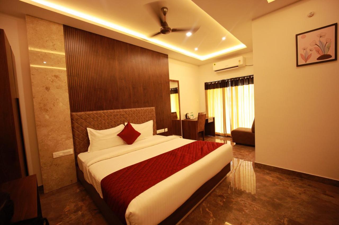 Bliss Regency Business Hotel Palakkad Esterno foto