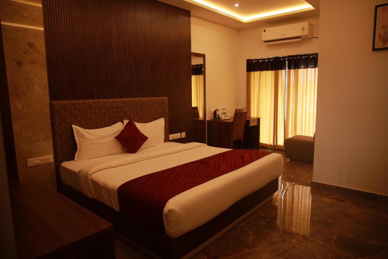Bliss Regency Business Hotel Palakkad Esterno foto