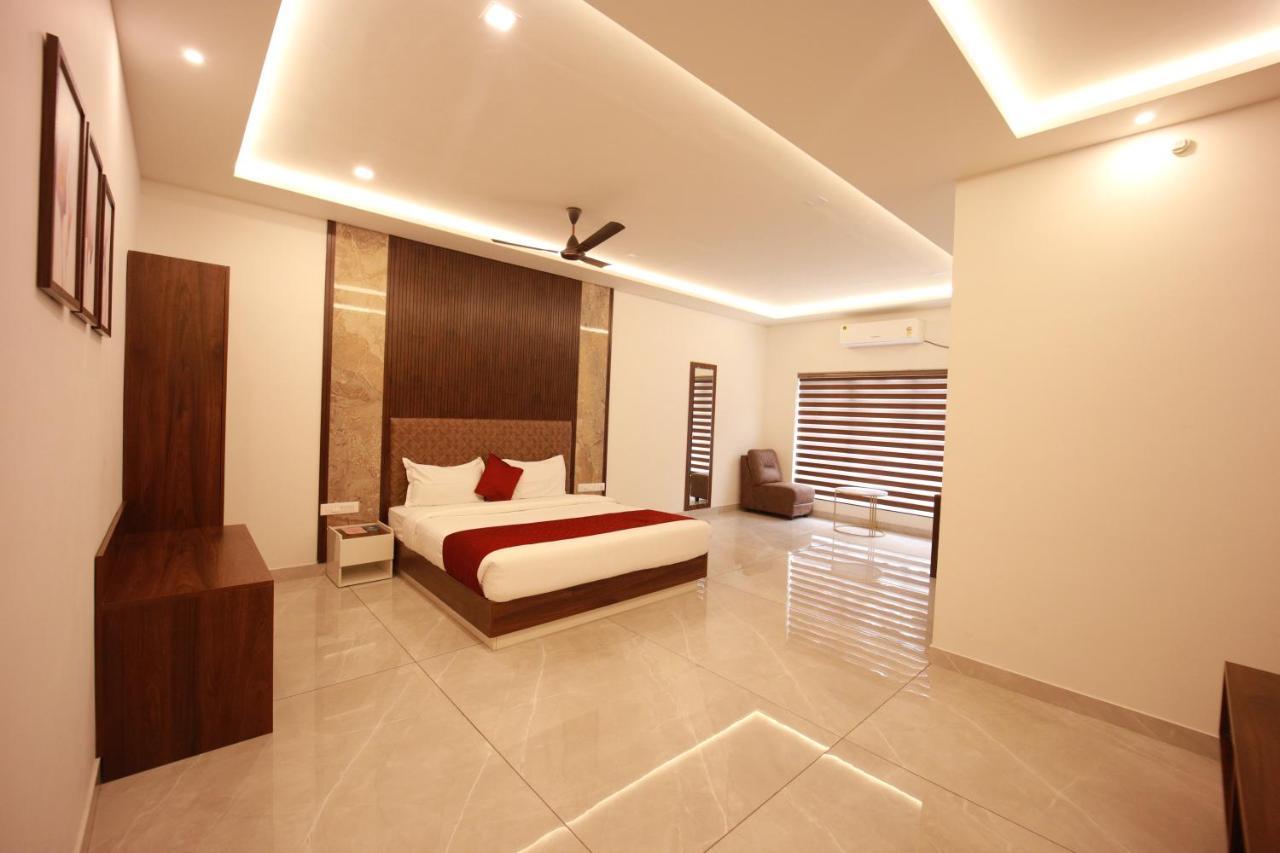Bliss Regency Business Hotel Palakkad Esterno foto